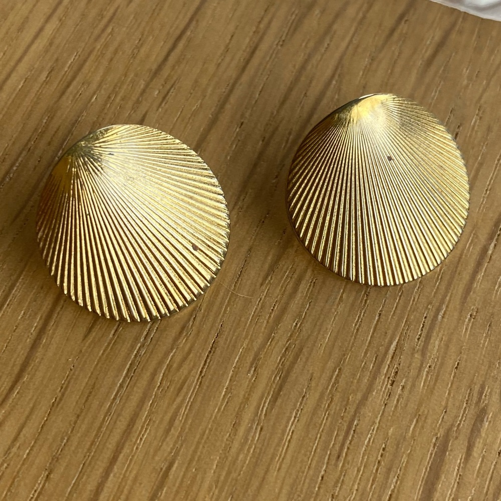 Vintage MONET Gold Shell Earrings